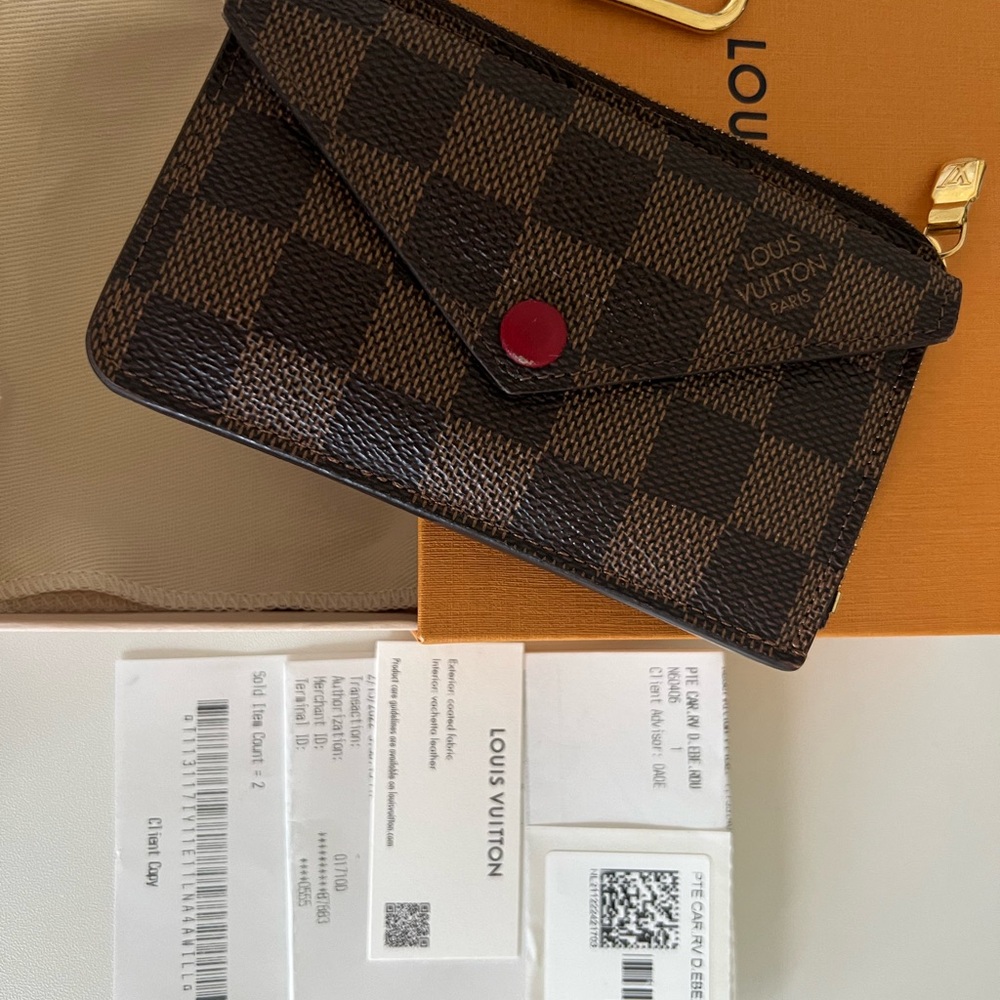 Louis Vuitton card holder recto verso